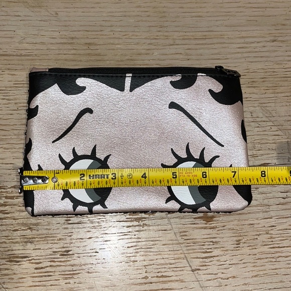 Ipsy Betty Boop Makeup Bag - Picture 4 of 7